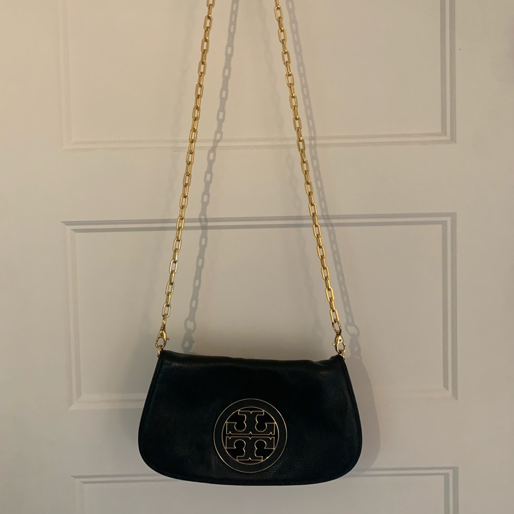 Tory Burch Reva Black Crossbody Bag with Gold Chain - Picture 2 of 6